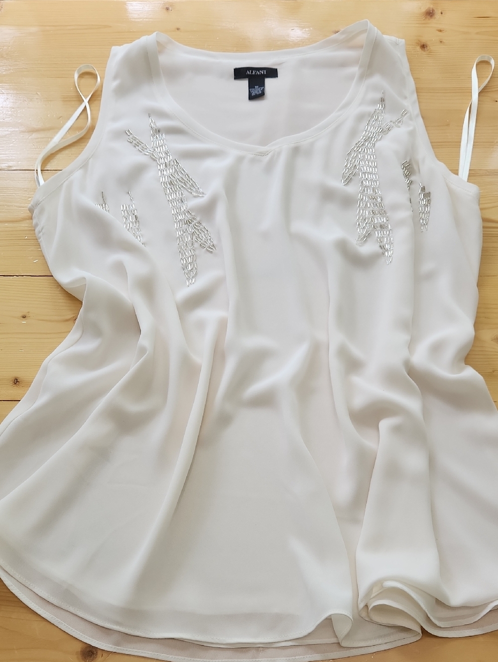 Alfani Ivory Chiffon V-neck Blouse Beaded Sleeveless Flowy Top Size 16 - Picture 12 of 17